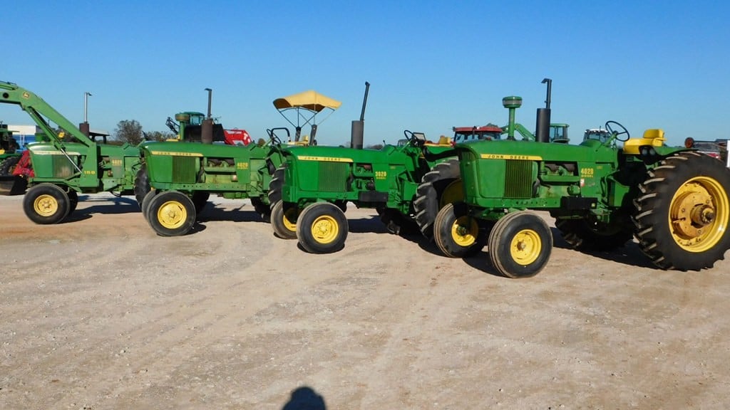 John Deere Tractors Lineup